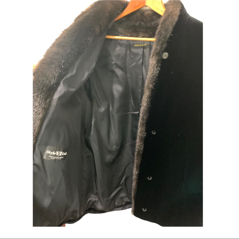 STYLE VI LTD FAUX FUR BLACK COAT WITH BROWN FAUX FUR COLLAR AND FRONT TRIM - Picture 16 of 16